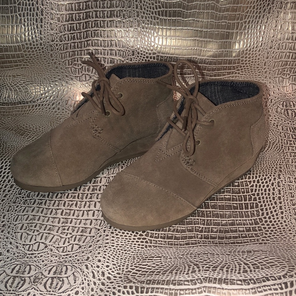 Toms wedge booties